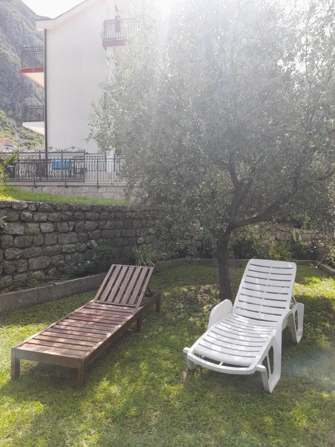 Apartments Nikovic Risan Exterior photo