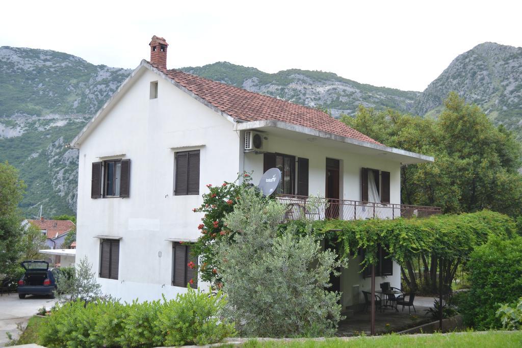 Apartments Nikovic Risan Exterior photo